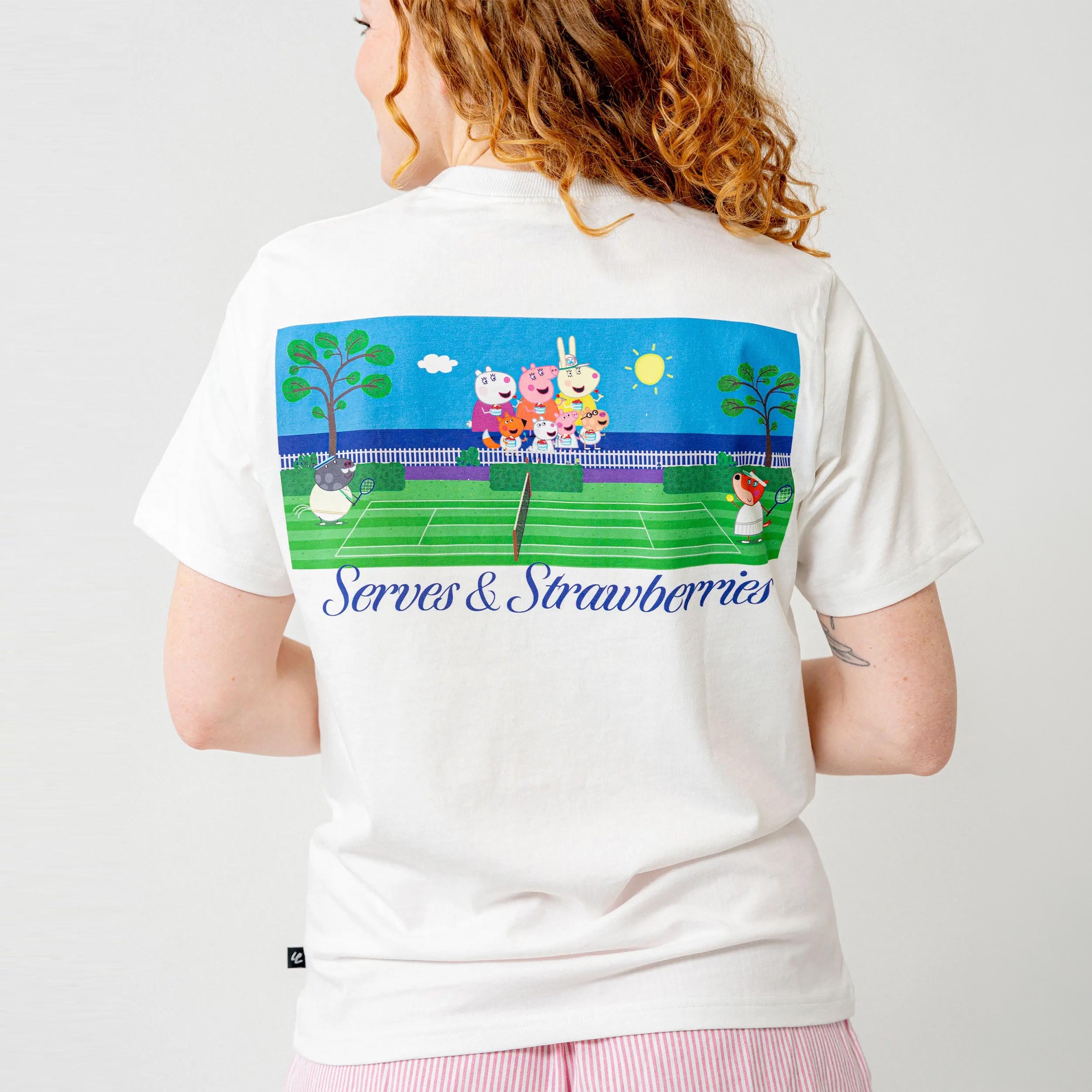 Lobster & Lemonade Peppa Pig Serves & Strawberries – '94 Campus Maglietta Unisex - bianco